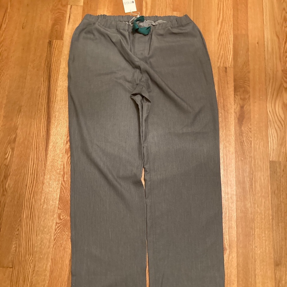 New FIGS bottoms